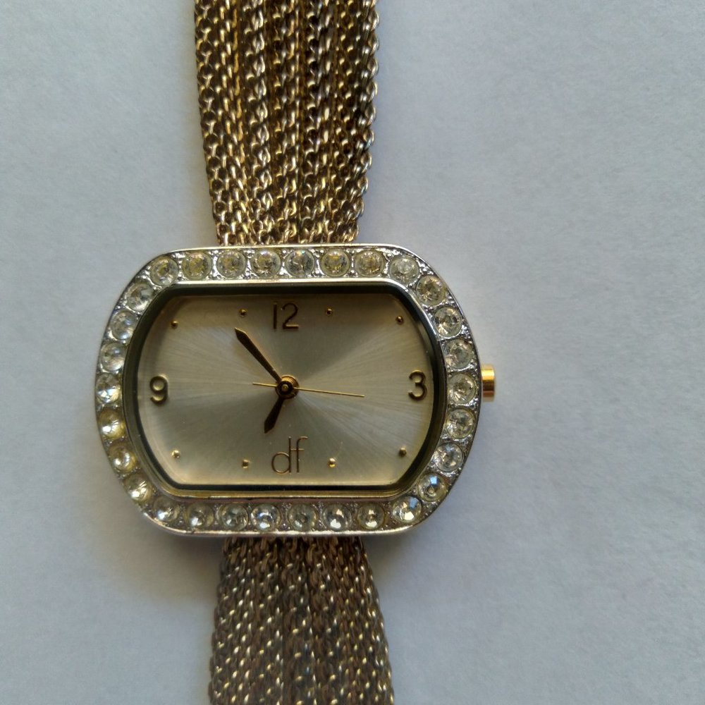 Daisy Fuentes ladies watch